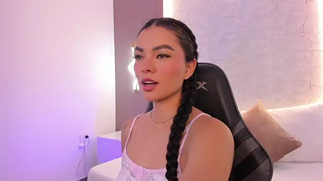 emily tolson online show from February 23, 7:22 pm