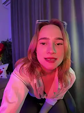 Snapshot of SugarDanger chatting on February 16, 1:29 pm SugarDanger online show from February 16, 1:29 pm