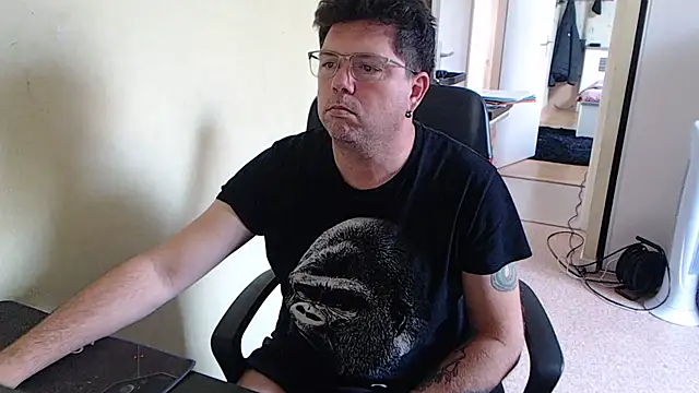 blueandwhite1 online show from October 9, 2:48 pm