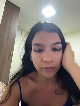 Snapshot of GiaCutee chatting on April 29, 11:44 pm GiaCutee online show from April 29, 11:44 pm