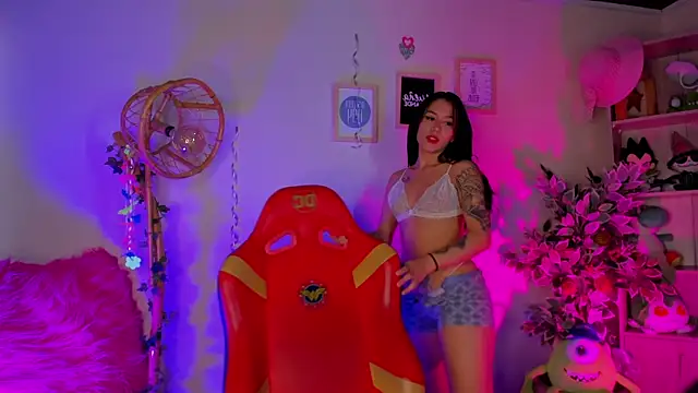  chloe moons  online show from October 2, 9:55 pm