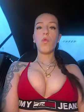 lisapeperoni online show from February 11, 4:34 pm