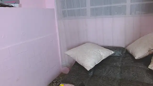 AnnieSparkle online show from April 18, 12:03 am