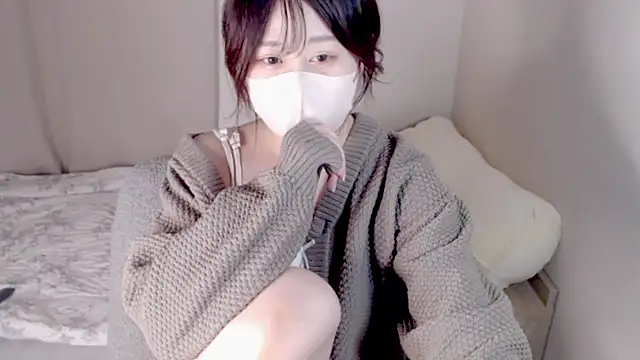 Snapshot of mi__san chatting on October 21, 10:05 am mi  san online show from October 21, 10:05 am