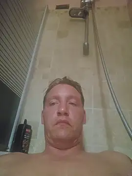 Snapshot of justeadeux chatting on October 21, 2:51 pm justeadeux online show from October 21, 2:51 pm