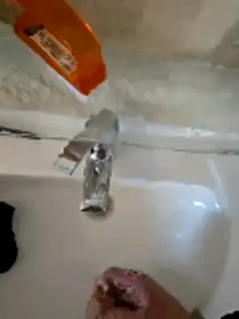 Snapshot of justeadeux chatting on February 27, 8:25 am justeadeux online show from February 27, 8:25 am