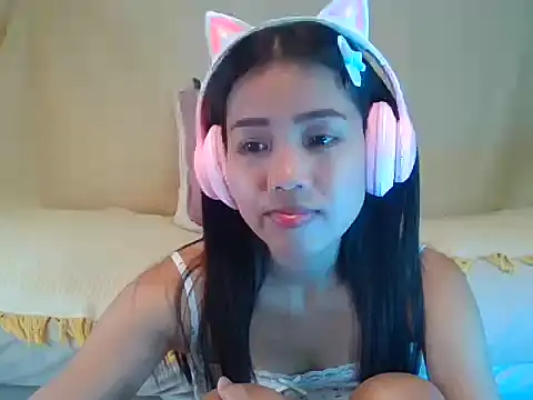 AnnewithanE online show from September 21, 4:03 am