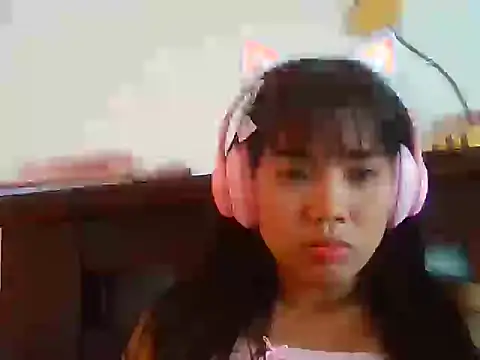 AnnewithanE online show from September 24, 7:55 am