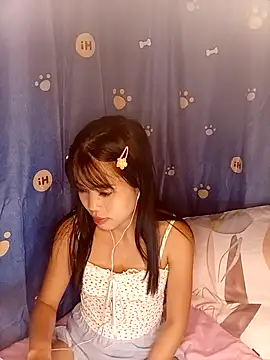 AnnewithanE online show from October 30, 9:15 pm