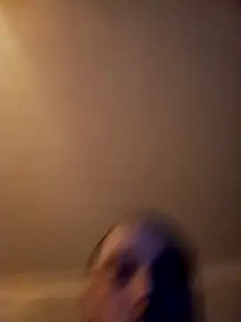 Snapshot of branletteur chatting on October 18, 12:02 am branletteur online show from October 18, 12:02 am