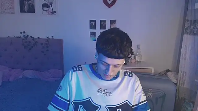 Snapshot of 2cyboy_ chatting on September 14, 9:14 pm 2cyboy online show from September 14, 9:14 pm