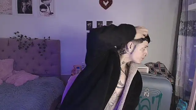 Snapshot of 2cyboy_ chatting on September 16, 8:21 pm 2cyboy online show from September 16, 8:21 pm