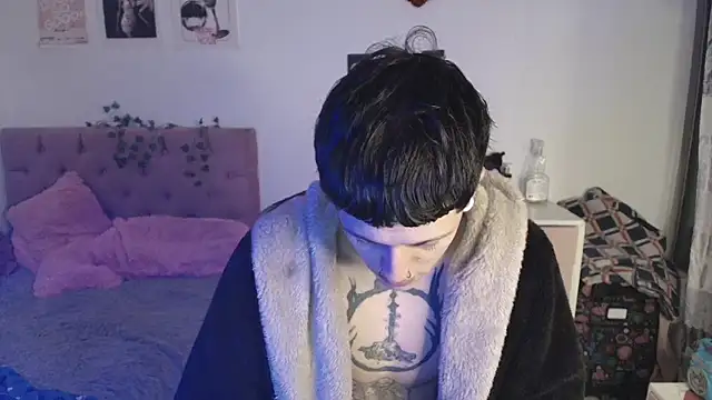 Snapshot of 2cyboy_ chatting on September 17, 7:59 pm 2cyboy online show from September 17, 7:59 pm