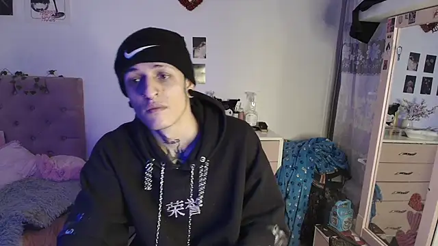 Snapshot of 2cyboy_ chatting on October 8, 8:28 pm 2cyboy online show from October 8, 8:28 pm