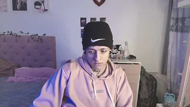 Snapshot of 2cyboy_ chatting on October 13, 7:36 pm 2cyboy online show from October 13, 7:36 pm