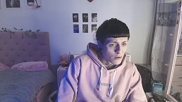 Snapshot of 2cyboy_ chatting on October 14, 7:25 pm 2cyboy online show from October 14, 7:25 pm