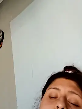 Snapshot of tudiablitalitabellaaa chatting on March 21, 9:18 pm tudiablitalitabellaaa online show from March 21, 9:18 pm