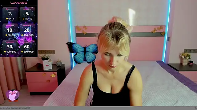 Snapshot of MeryMidnight chatting on September 26, 5:44 am MeryMidnight online show from September 26, 5:44 am