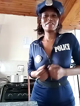 SexyBootie online show from March 25, 9:15 am