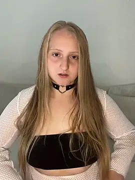 Snapshot of young_hailey chatting on October 1, 7:36 am young hailey online show from October 1, 7:36 am