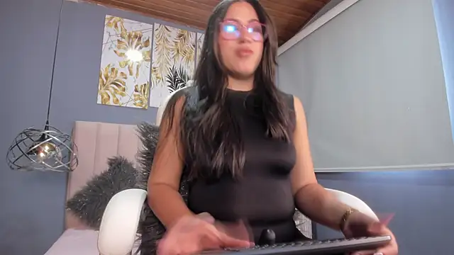 Snapshot of Karoline21 chatting on September 14, 1:43 pm Karoline21 online show from September 14, 1:43 pm