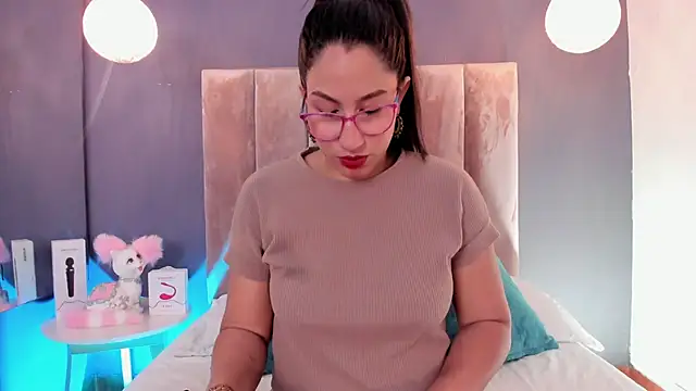 Snapshot of Karoline21 chatting on September 16, 12:17 pm Karoline21 online show from September 16, 12:17 pm