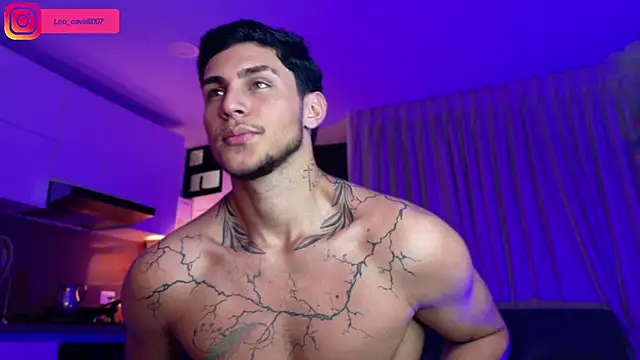 Snapshot of LeoCavalli_ chatting on September 17, 4:19 pm LeoCavalli online show from September 17, 4:19 pm