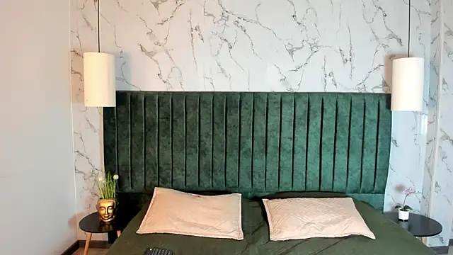 MrJustin  online show from December 1, 7:52 pm