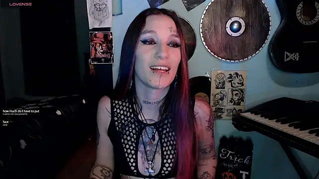 Snapshot of lilithword chatting on November 28, 8:11 pm lilithword online show from November 28, 8:11 pm