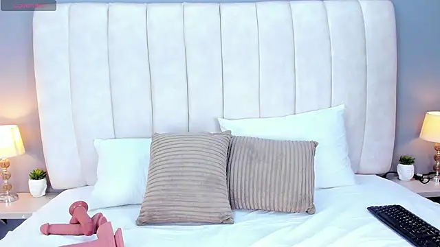 ScarletStarr online show from December 2, 4:07 am