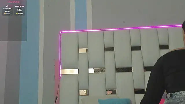 Snapshot of iamCharlotte19 chatting on November 10, 7:35 pm iamCharlotte19 online show from November 10, 7:35 pm
