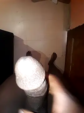 Snapshot of NaughtyBen10 chatting on April 7, 7:20 am NaughtyBen10 online show from April 7, 7:20 am