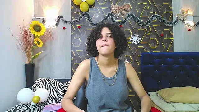 miss leidy  online show from December 3, 2:30 am