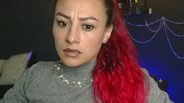 MeganBrown4 online show from April 11, 9:52 pm