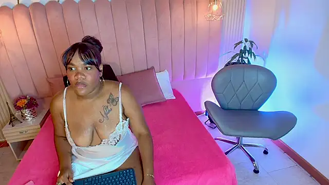 Snapshot of Chloee_Miller1 chatting on October 11, 12:58 pm Chloee Miller1 online show from October 11, 12:58 pm