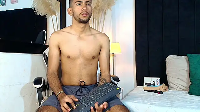 MaicolParker  online show from June 17, 1:01 pm