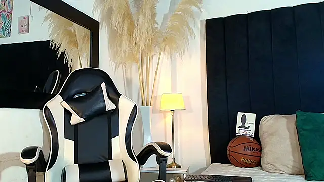 MaicolParker  online show from June 19, 12:53 pm