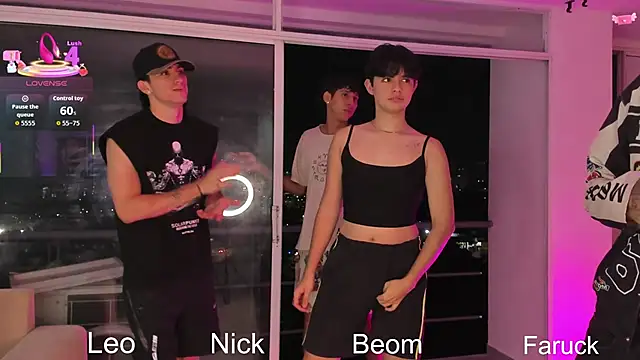 Snapshot of Handsomeboyss19 chatting on September 11, 11:27 pm Handsomeboyss19 online show from September 11, 11:27 pm