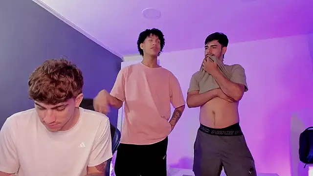 Handsomeboyss19 online show from July 23, 9:24 pm