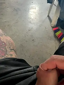 Snapshot of cfomega4592 chatting on October 10, 5:56 pm cfomega4592 online show from October 10, 5:56 pm