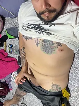 Snapshot of cfomega4592 chatting on November 22, 4:22 am cfomega4592 online show from November 22, 4:22 am