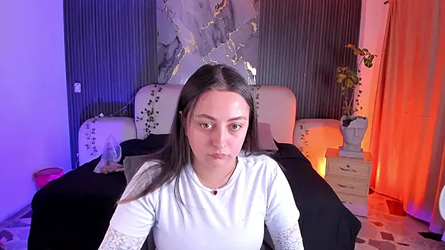 Snapshot of SarahCastro1_ chatting on June 7, 4:05 am SarahCastro1 online show from June 7, 4:05 am