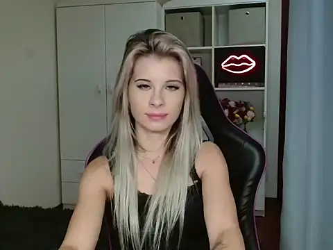 KristineGlow online show from October 14, 6:20 pm