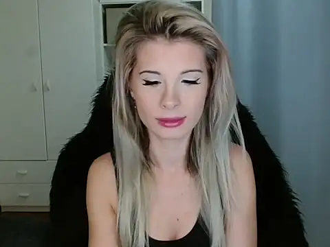 KristineGlow online show from November 10, 8:13 am