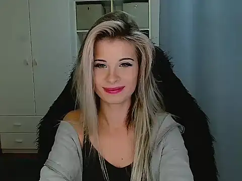 KristineGlow online show from November 17, 3:18 pm