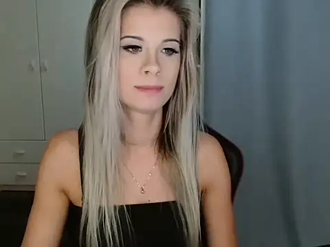 KristineGlow online show from December 5, 7:21 pm