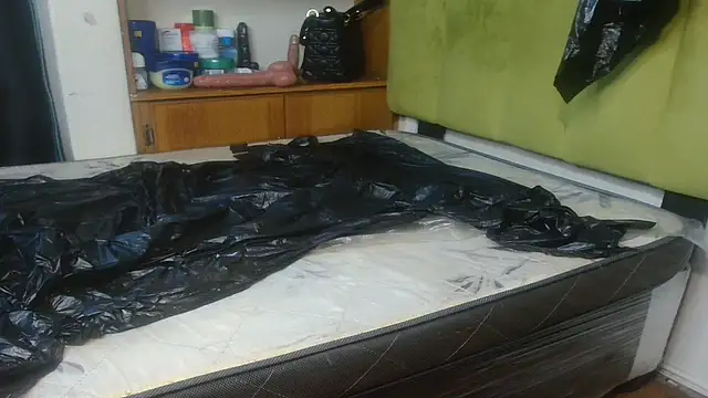 Snapshot of Keishaa-77 chatting on November 29, 10:35 pm Keishaa-77 online show from November 29, 10:35 pm