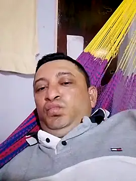 Snapshot of arnaldof50 chatting on October 11, 5:17 am arnaldof50 online show from October 11, 5:17 am