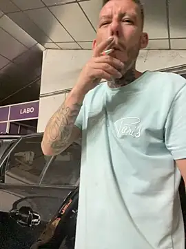 Snapshot of pimousssse chatting on October 4, 1:25 am pimousssse online show from October 4, 1:25 am