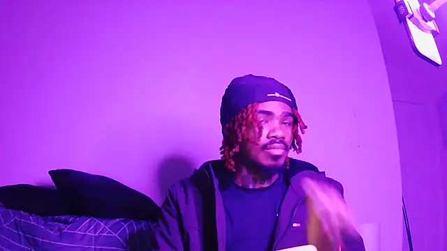 Snapshot of risktakinndolo chatting on September 28, 2:50 am risktakinndolo online show from September 28, 2:50 am